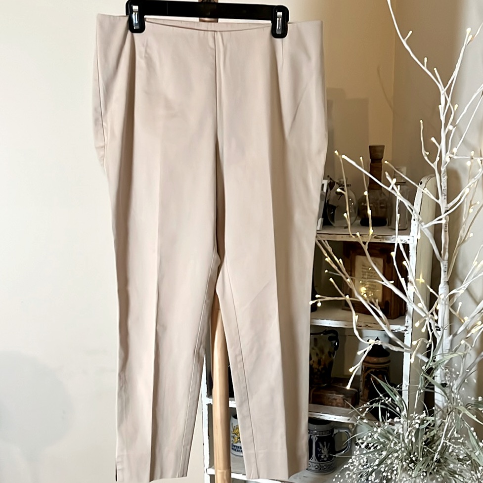 Lafayette 48 New York 10 Techno Stretch Twill Pants.Slim Leg, Cropped W/Slits.